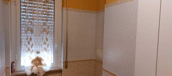 5 rooms Apartment in Carrara, Italy No. 178644 4