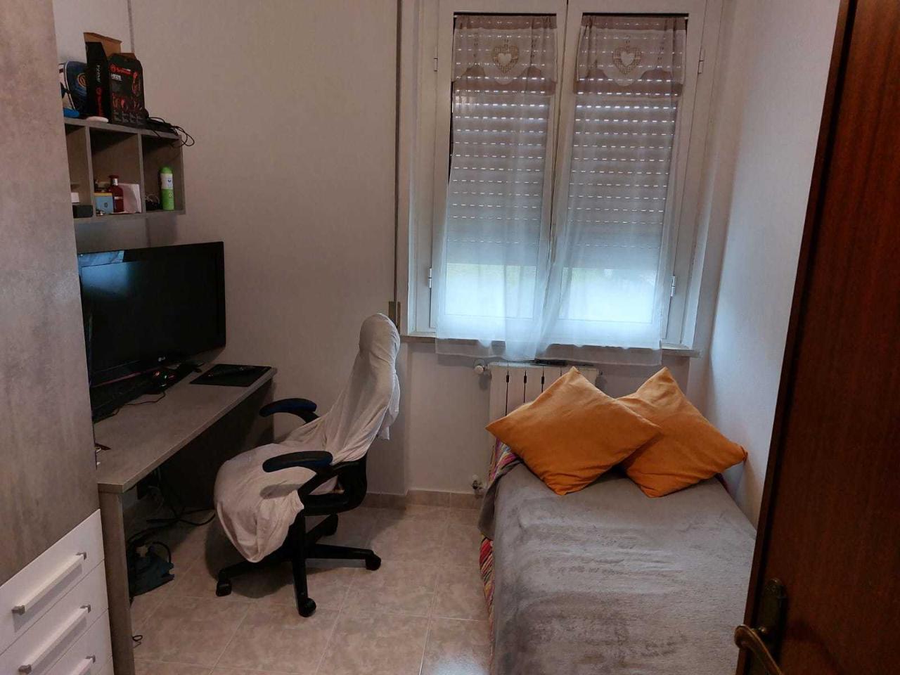5 rooms Apartment in Carrara, Italy No. 178644