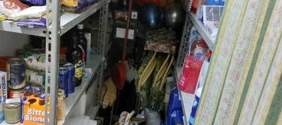 5 rooms Apartment in Carrara, Italy No. 178644 11