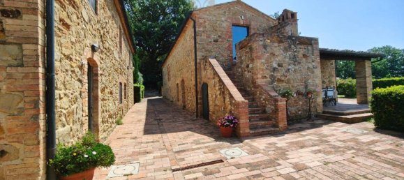 21 room House in Casole d'Elsa, Italy No. 170519 19