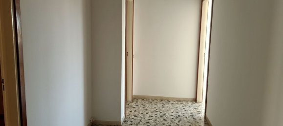 4 bedrooms Apartment in Udine, Italy No. 327407 7