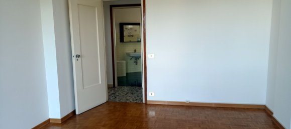 4 bedrooms Apartment in Udine, Italy No. 327407 16