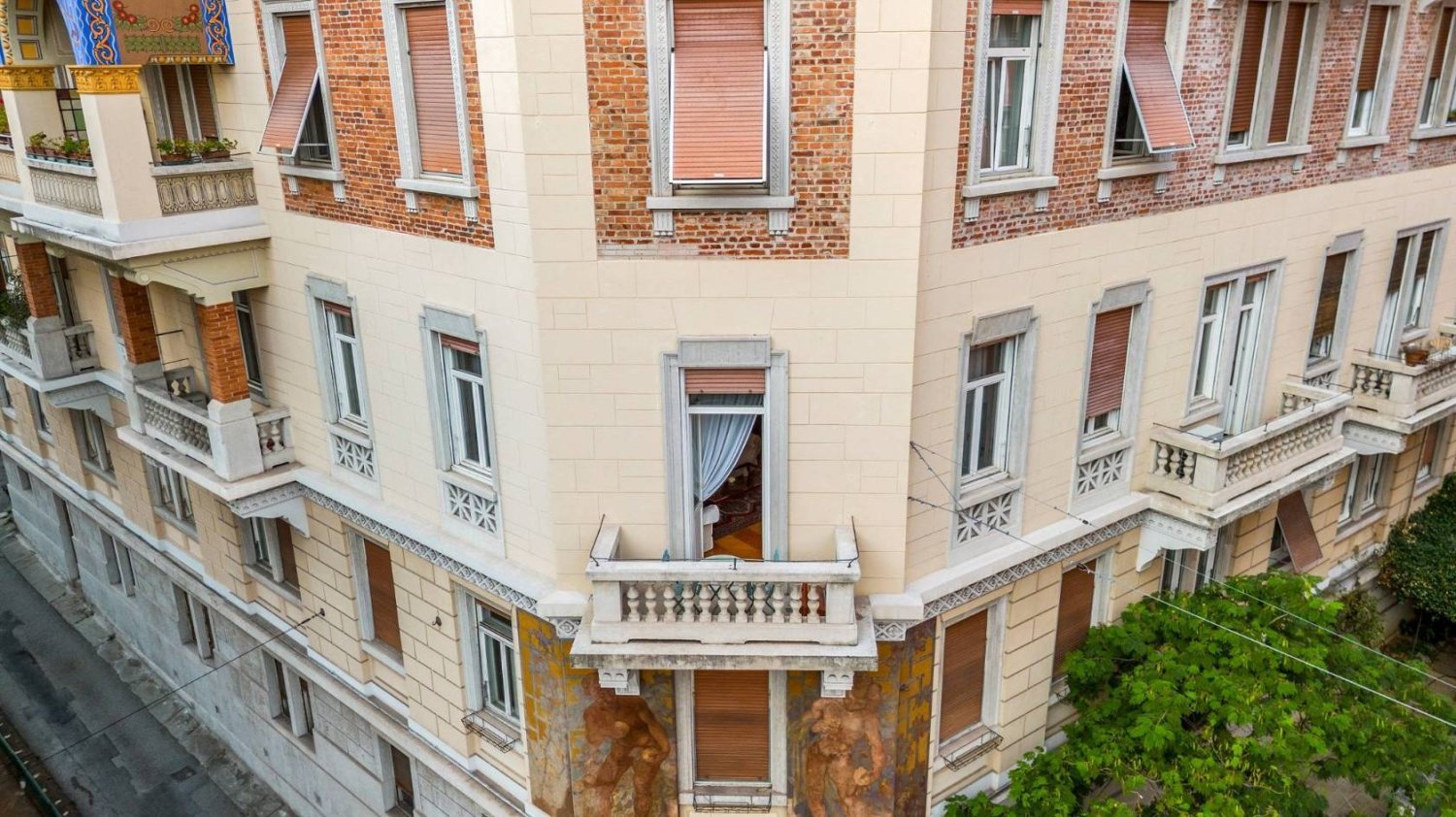 3 bedrooms Apartment in Trieste, Italy No. 38479