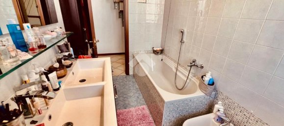 2 bedrooms Villa in Fornovo San Giovanni, Italy No. 359984 20