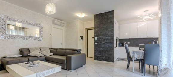 Apartamento de 3 divisões em Paderno Dugnano, Italy N.º 339076 2
