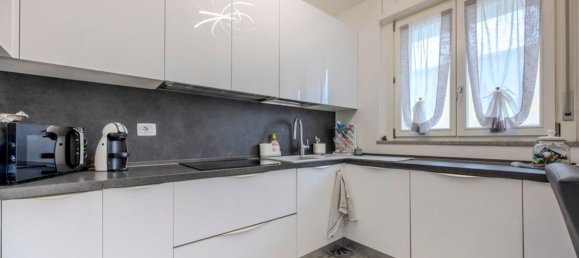 Apartamento de 3 divisões em Paderno Dugnano, Italy N.º 339076 15