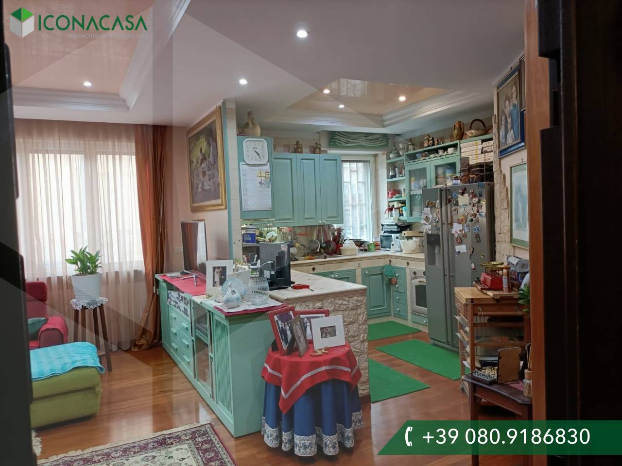 4 rooms Commercial property in Bari, Italy No. 21646