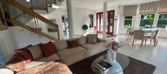 Casa de 2 dormitorios en Brunstatt-Didenheim, France No. 232770 2