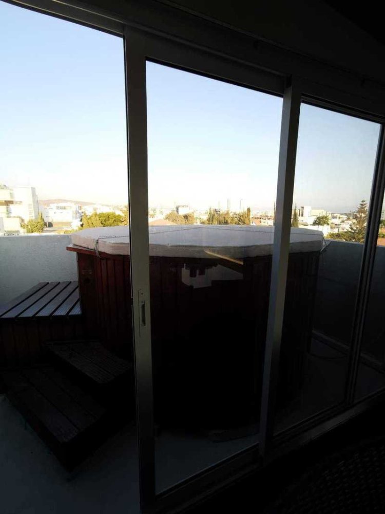 6 Schlafzimmer Haus in Agios Athanasios, Cyprus, Nr. 7094