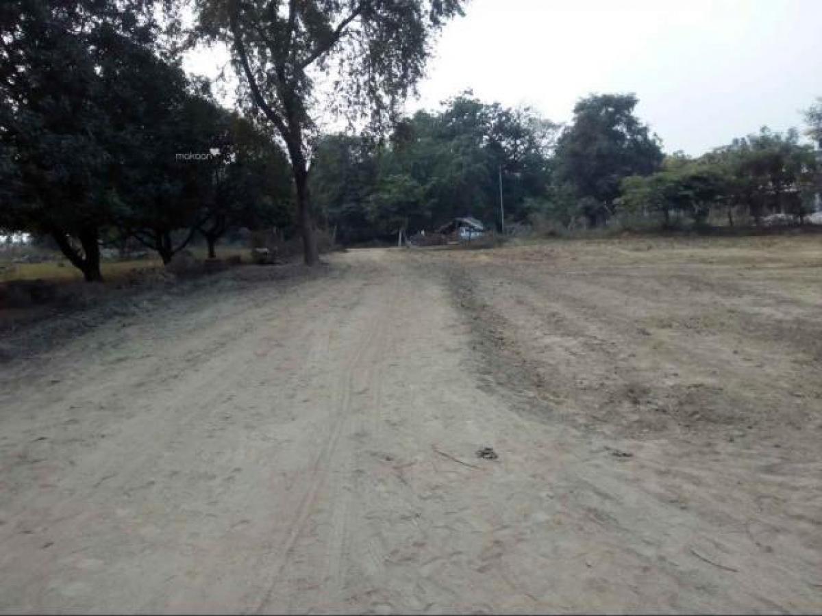  Land in Lucknow, India No. 33834