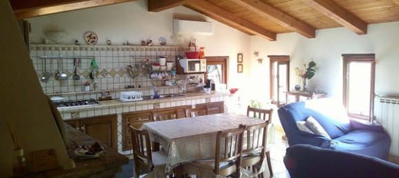 7 rooms House in Fondi, Italy No. 73383 2
