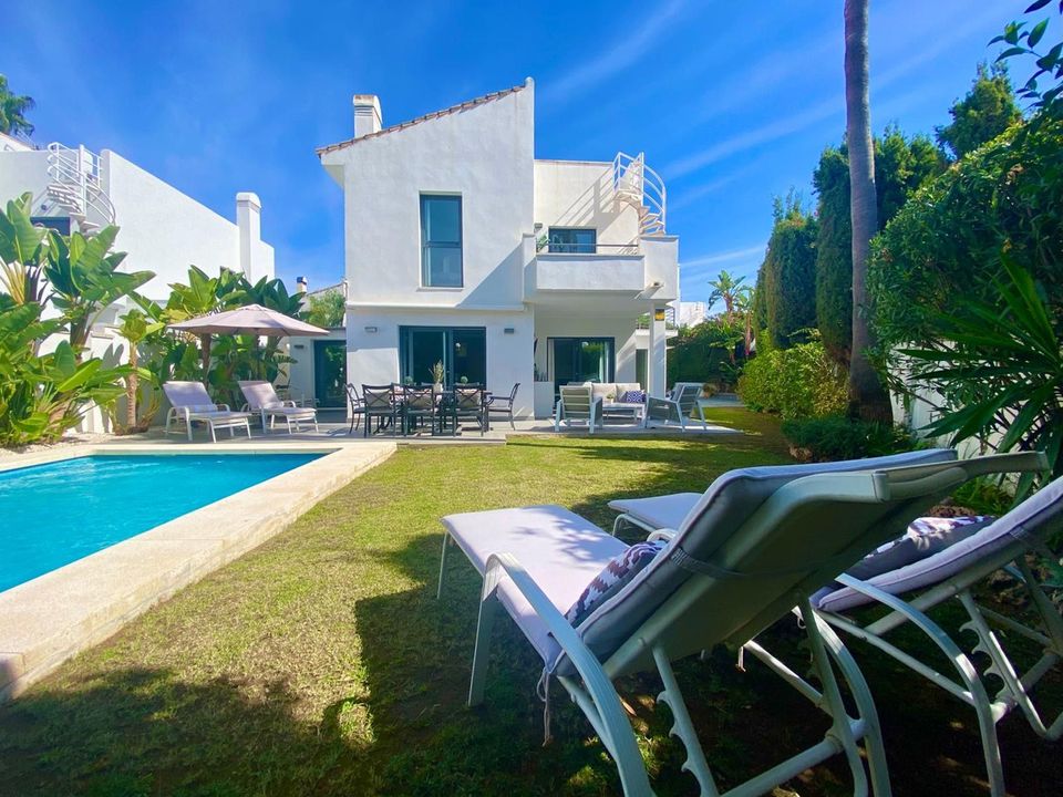 4 Schlafzimmer Villa in Estepona, Spain, Nr. 186082