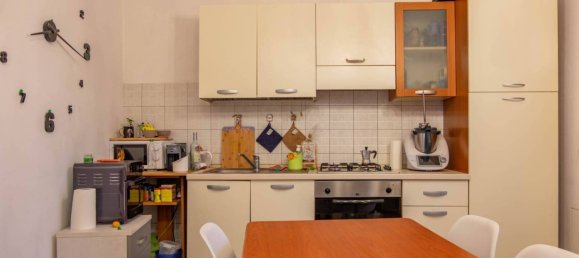 Вилла с 2 спальнями в Манта, Италия № 81500 12