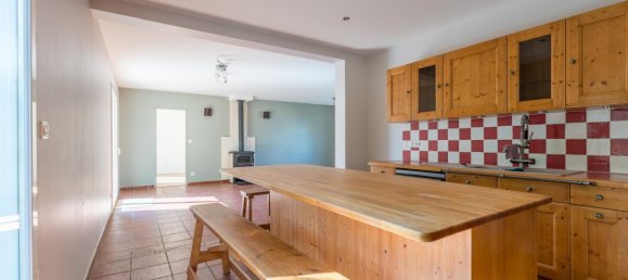 Дом с 5 спальнями в Лашассань, Франция № 329042 10