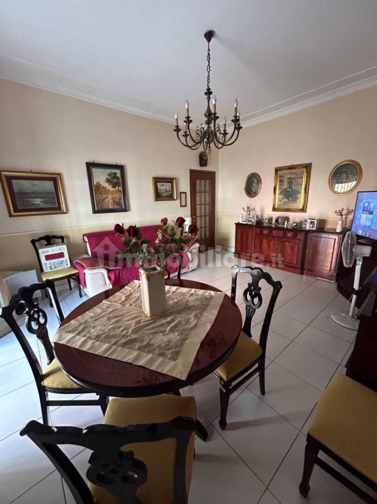 Квартира с 2 спальнями в Неаполь, Италия № 16487