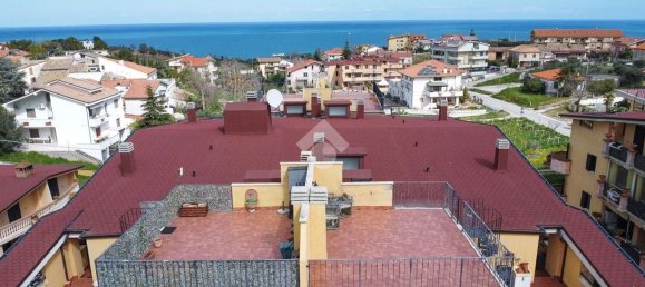 4-salle Appartement à Ortona, Italy No. 39756 3