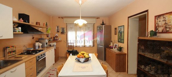 3 bedrooms Apartment in Bergantino, Italy No. 178216 2