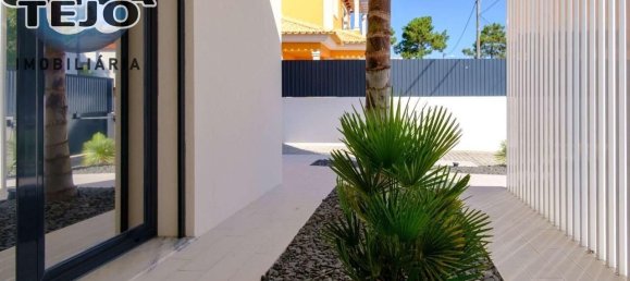 4 bedrooms Villa in Almada, Portugal No. 13985 13