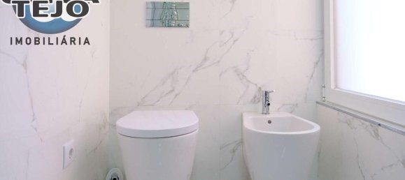 4 bedrooms Villa in Almada, Portugal No. 13985 30