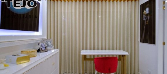 4 bedrooms Villa in Almada, Portugal No. 13985 33