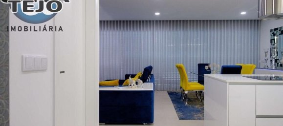 4 غرف نوم فيلا في Almada, Portugal رقم 13985 40