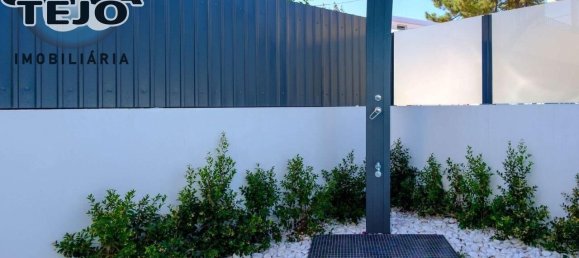 4 bedrooms Villa in Almada, Portugal No. 13985 14