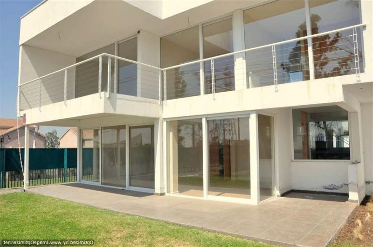 4 bedrooms House in Santiago, Chile No. 2478