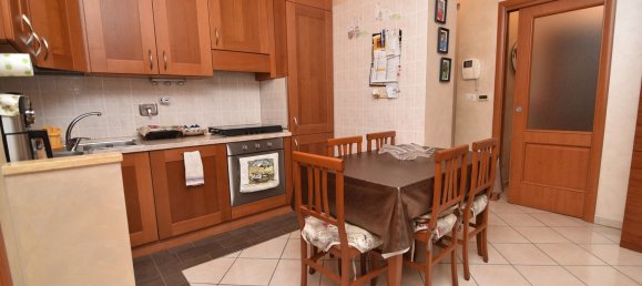 3 rooms Apartment in Turin, Italy No. 276269 7