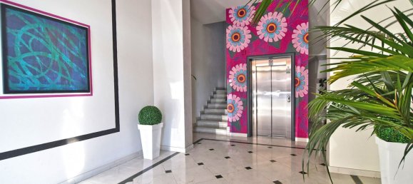 3 rooms Apartment in Turin, Italy No. 276269 2