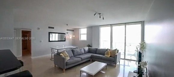 2 dormitorios propiedad comercial en alquiler en Miami, Miami-Dade, Florida, USA № 614960 3