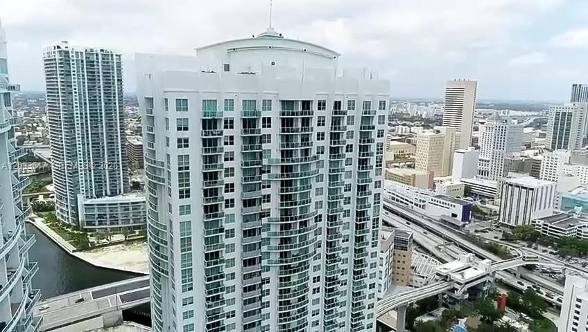 2 dormitorios propiedad comercial en alquiler en Miami, Miami-Dade, Florida, USA № 614960