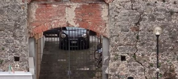 285m² Commercial property in Livorno, Italy No. 85586 5