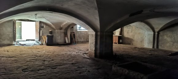 285m² Commercial property in Livorno, Italy No. 85586 6