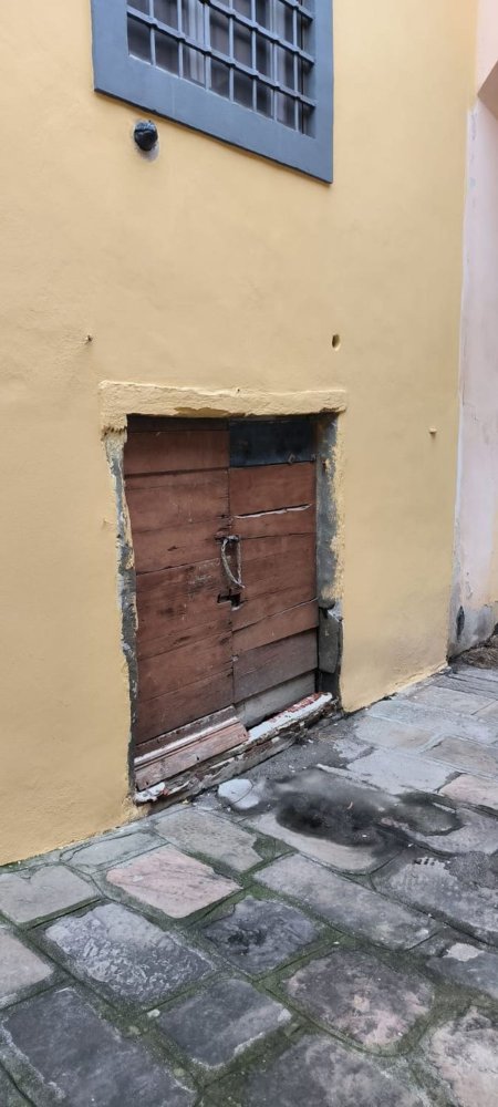 285m² Commercial property in Livorno, Italy No. 85586