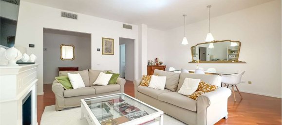 5 bedrooms Apartment in Cagliari, Italy No. 331165 3