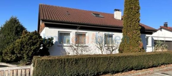 8 rooms Townhouse in Reutlingen, Germany No. 65269 4