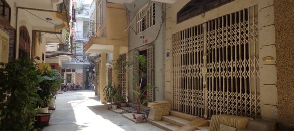 Casa de 4 dormitorios en Ba Dinh, Vietnam No. 3986 2