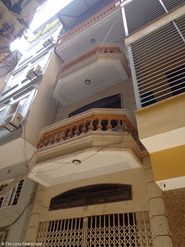 Casa de 4 dormitorios en Ba Dinh, Vietnam No. 3986