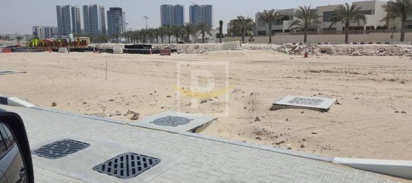 600m² Land in Al Furjan, UAE No. 10412 7