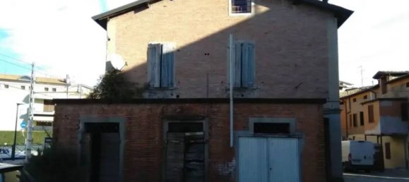 1000m² Building in Formigine, Italy No. 257812 4