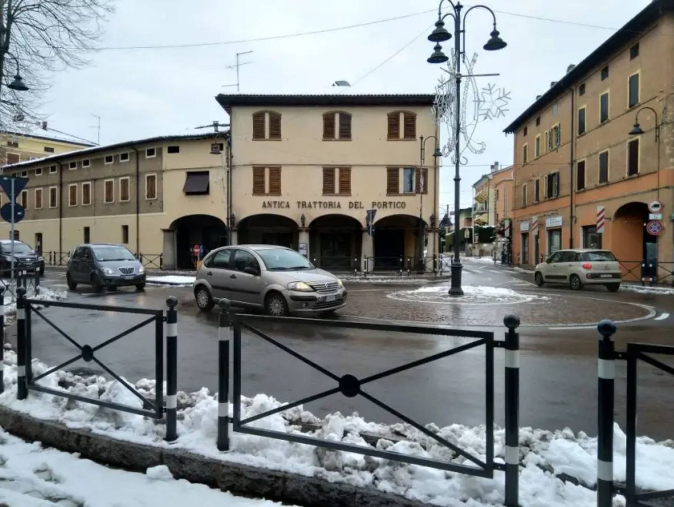 1000m² Building in Formigine, Italy No. 257812