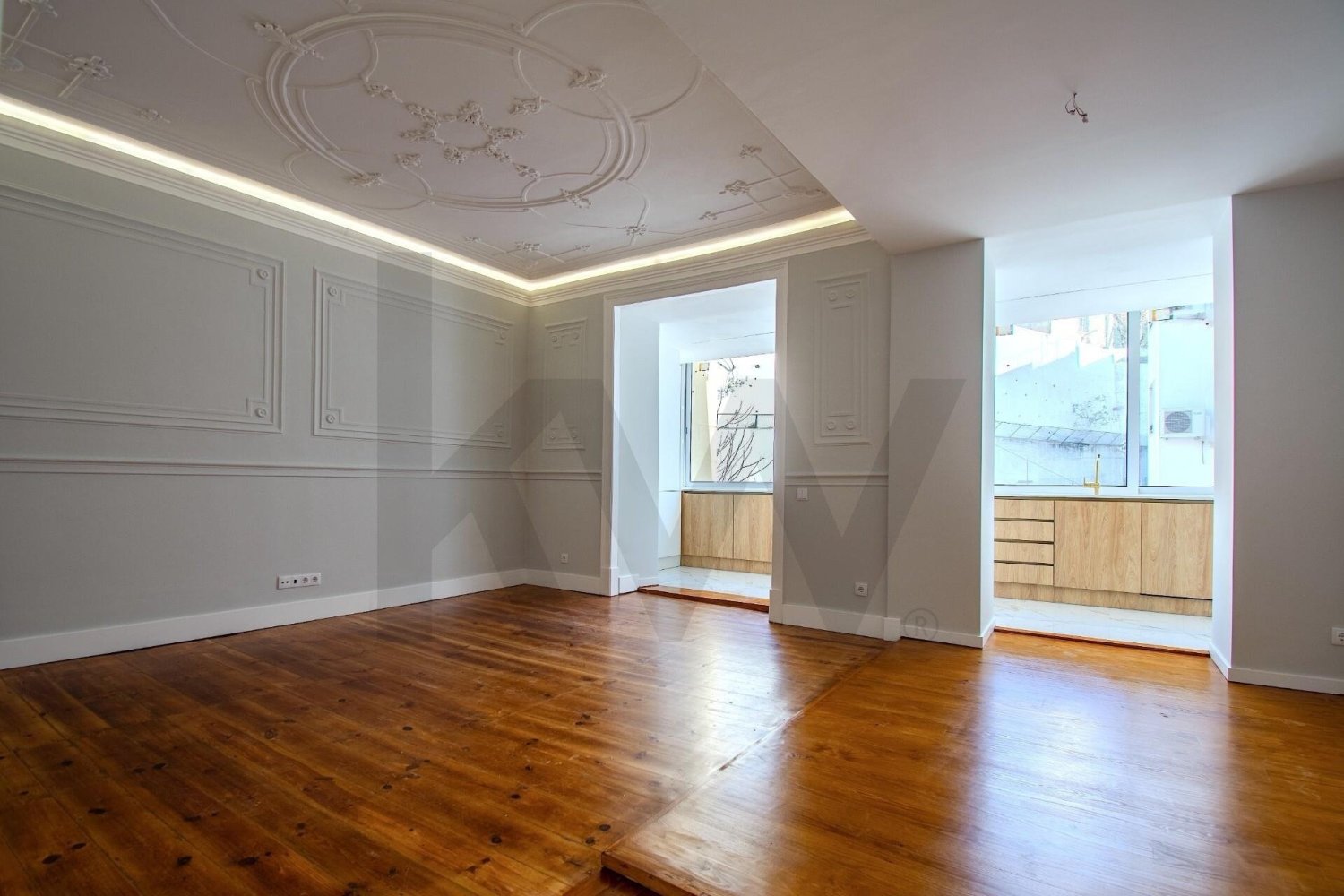 3 bedrooms Apartment in Lisbon, Portugal No. 99630