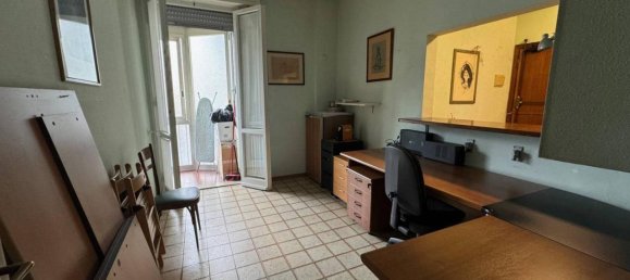 4 rooms Apartment in Florence, Italy No. 38174 7