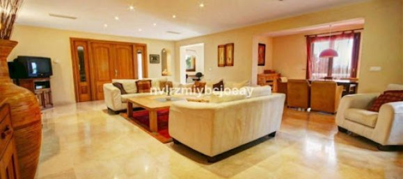 Дом с 10 спальнями в Бенальмадена, Испания № 137517 4