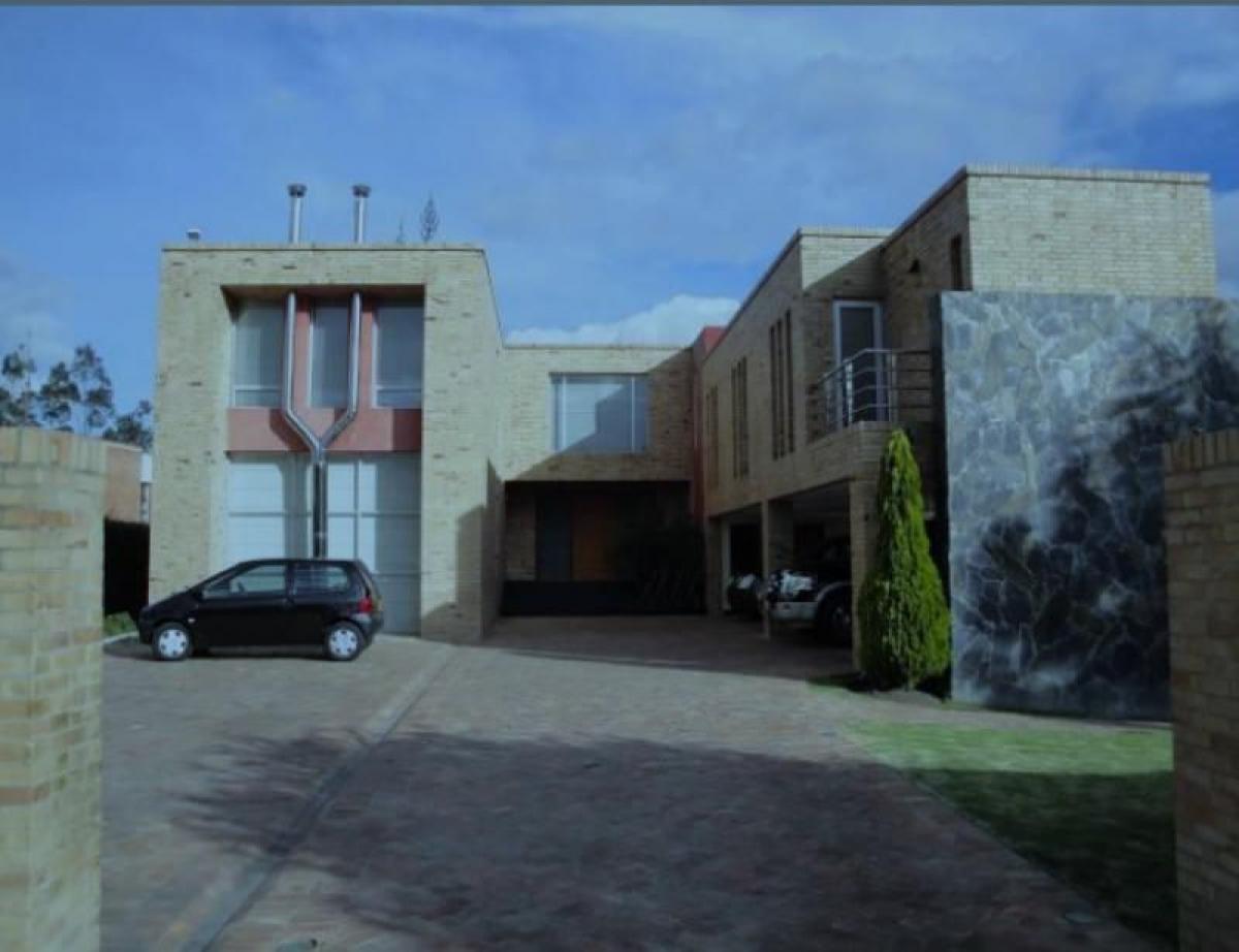 Casa de 4 dormitorios en Cundinamarca, Colombia No. 8103
