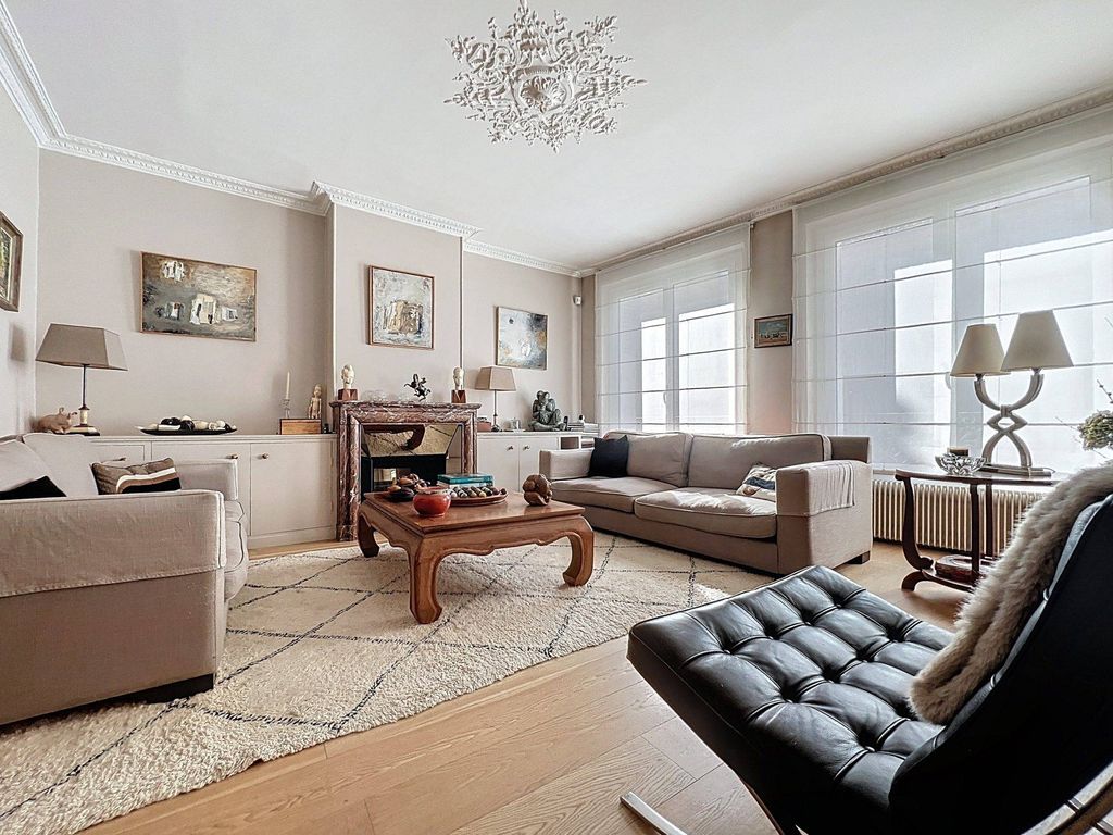 4 bedrooms House in Garches, France No. 121743