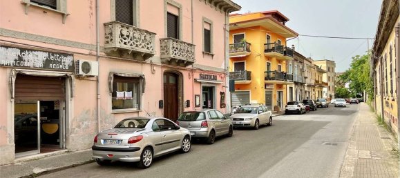 220m² Commercial property in Castrovillari, Italy No. 80050 3