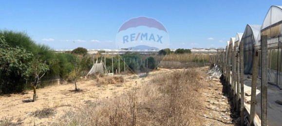 3053m² Land in Vittoria, Italy No. 319014 17