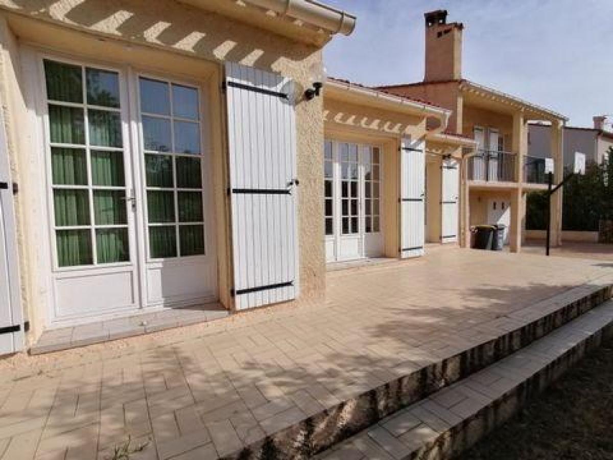 Casa de 4 dormitorios en Le Soler, France No. 25569