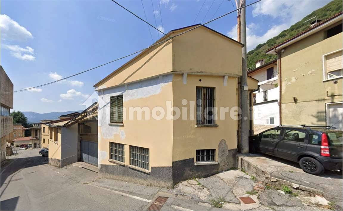 5-salle Entrepôt à Lumezzane, Italy No. 323711